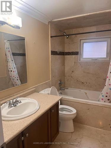 7006 Hickling Crescent, Mississauga, ON - Indoor Photo Showing Bathroom