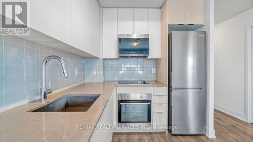 603 - 2481 Taunton Road, Oakville, ON - Indoor Photo Showing Kitchen