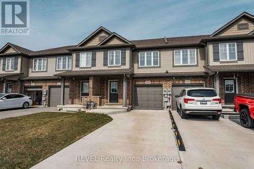 6322 Shapton Crescent, Niagara Falls (219 - Forestview), ON - Outdoor With Facade