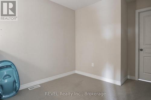 6322 Shapton Crescent, Niagara Falls (219 - Forestview), ON - Indoor Photo Showing Other Room