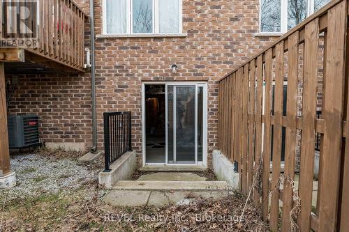 6322 Shapton Crescent, Niagara Falls (219 - Forestview), ON - Outdoor With Exterior