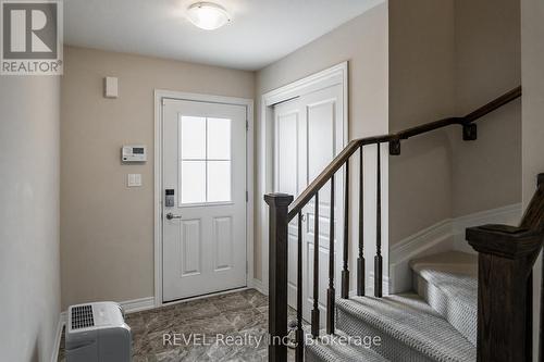 6322 Shapton Crescent, Niagara Falls (219 - Forestview), ON - Indoor Photo Showing Other Room