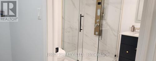 590 Bon Echo Drive, Oshawa, ON - Indoor Photo Showing Bathroom