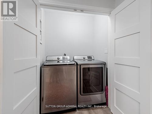 6 Cherry Hills Road, Vaughan, ON - Indoor Photo Showing Laundry Room