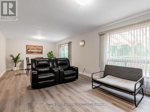 6 Cherry Hills Road, Vaughan, ON - Indoor Photo Showing Living Room