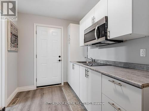 6 Cherry Hills Road, Vaughan, ON - Indoor Photo Showing Kitchen With Double Sink