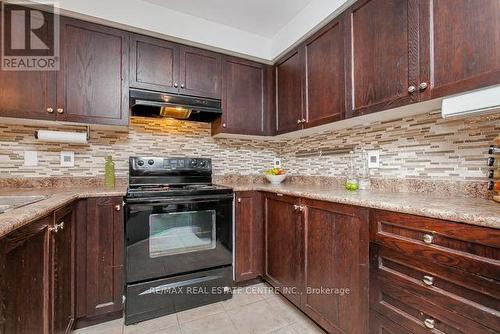 4209 Thomas Alton Boulevard, Burlington, ON - Indoor Photo Showing Kitchen