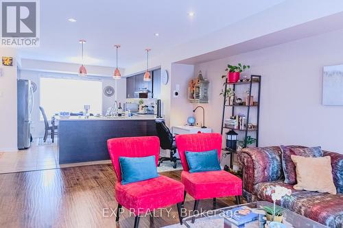 4 - 60 Fairwood Circle, Brampton, ON - Indoor Photo Showing Living Room