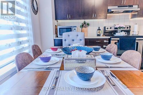 4 - 60 Fairwood Circle, Brampton, ON - Indoor Photo Showing Dining Room