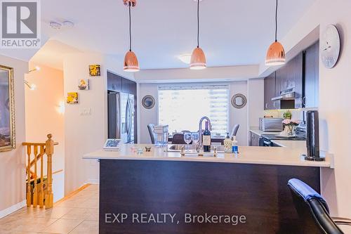 4 - 60 Fairwood Circle, Brampton, ON - Indoor Photo Showing Kitchen