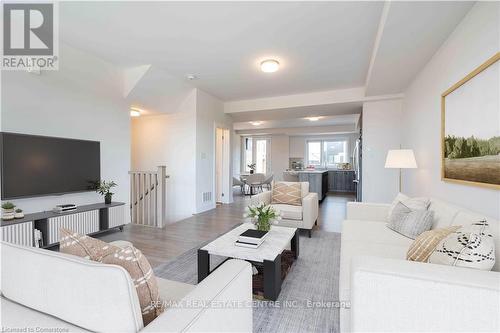 13 - Ul - 2273 Turnberry Road, Burlington, ON - Indoor Photo Showing Living Room