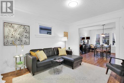 134 York Street, St. Catharines, ON - Indoor Photo Showing Living Room