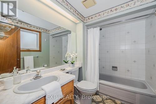 8 Smart Street, Guelph, ON - Indoor Photo Showing Bathroom