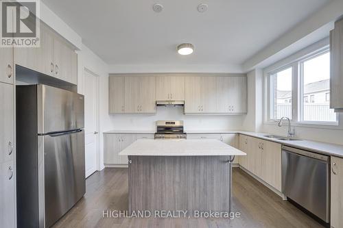 5 - 1210 Poppy Gardens, Oakville, ON - Indoor Photo Showing Kitchen With Double Sink