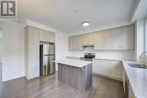 5 - 1210 Poppy Gardens, Oakville, ON - Indoor Photo Showing Kitchen With Double Sink