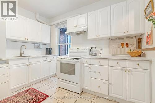 93 Peter Street, Hamilton, ON - Indoor Photo Showing Kitchen