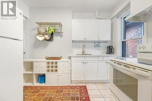 93 Peter Street, Hamilton, ON - Indoor Photo Showing Kitchen