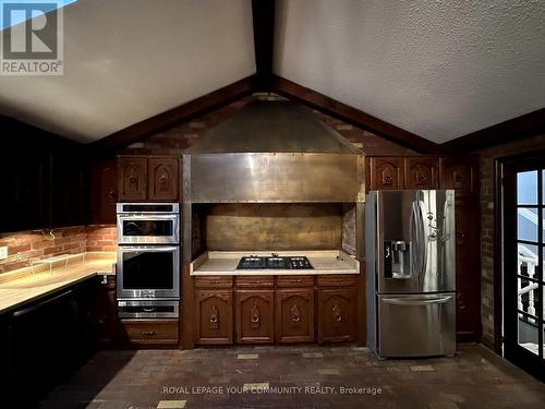 136 Arnold Crescent, Richmond Hill, ON - Indoor Photo Showing Kitchen