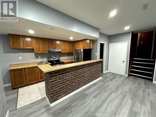 136 Arnold Crescent, Richmond Hill, ON - Indoor Photo Showing Kitchen