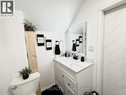 85 Birch Street E, Chapleau, ON - Indoor Photo Showing Bathroom