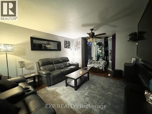 85 Birch Street E, Chapleau, ON - Indoor Photo Showing Living Room