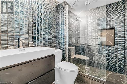 15 Clearview Street, Guelph, ON - Indoor Photo Showing Bathroom