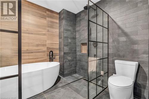 15 Clearview Street, Guelph, ON - Indoor Photo Showing Bathroom