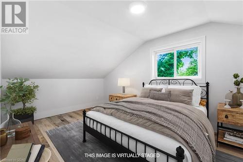 15 Clearview Street, Guelph, ON - Indoor Photo Showing Bedroom