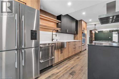 15 Clearview Street, Guelph, ON - Indoor Photo Showing Kitchen