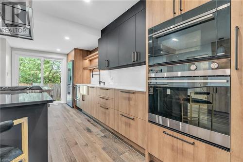 15 Clearview Street, Guelph, ON - Indoor Photo Showing Kitchen With Upgraded Kitchen