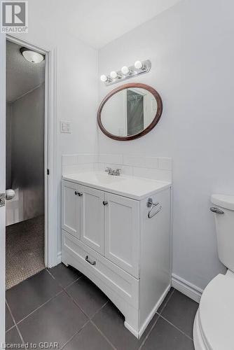 700 Paisley Road Unit# 73, Guelph, ON - Indoor Photo Showing Bathroom