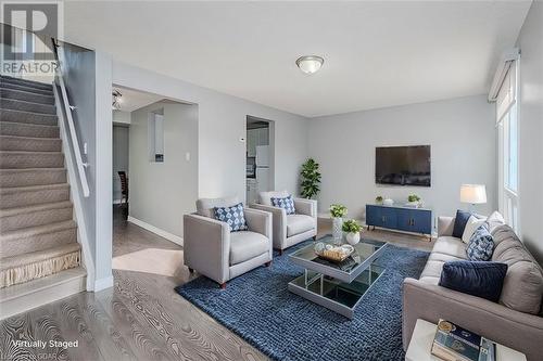 700 Paisley Road Unit# 73, Guelph, ON - Indoor Photo Showing Living Room