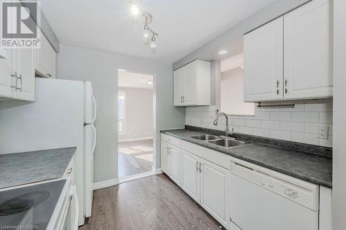 700 Paisley Road Unit# 73, Guelph, ON - Indoor Photo Showing Kitchen With Double Sink