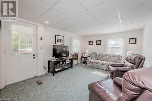 28 Roland Street, Guelph, ON - Indoor Photo Showing Living Room