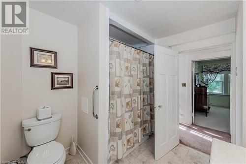 28 Roland Street, Guelph, ON - Indoor Photo Showing Bathroom