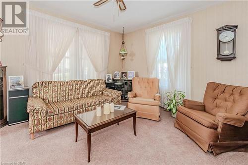 28 Roland Street, Guelph, ON - Indoor Photo Showing Living Room