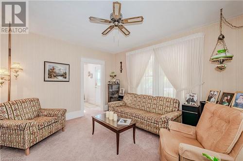 28 Roland Street, Guelph, ON - Indoor Photo Showing Living Room