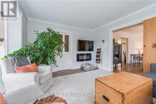 53 Victoria Street, Centre Wellington (Elora/Salem), ON - Indoor Photo Showing Living Room