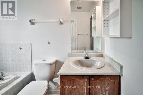 17 Pathmaster Road, Brampton, ON - Indoor Photo Showing Bathroom