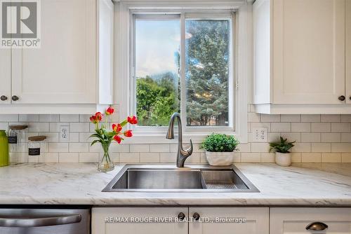 1922 Mapleridge Drive, Peterborough, ON - Indoor Photo Showing Kitchen