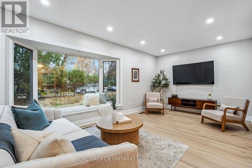 44 Ladysbridge Drive, Toronto, ON - Indoor Photo Showing Living Room