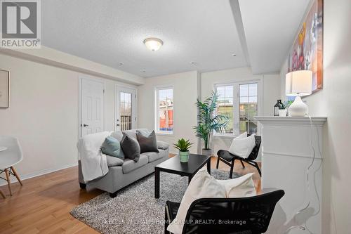 34 - 5 Armstrong Street, Orangeville, ON - Indoor Photo Showing Living Room