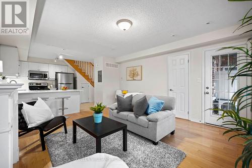 34 - 5 Armstrong Street, Orangeville, ON - Indoor Photo Showing Living Room