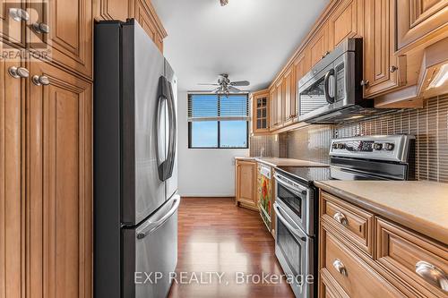 815 - 6500 Montevideo Road, Mississauga, ON - Indoor Photo Showing Kitchen