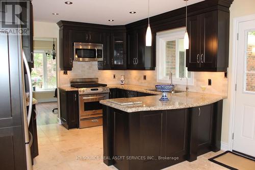 293 Stills Lane, Oakville, ON - Indoor Photo Showing Kitchen With Upgraded Kitchen