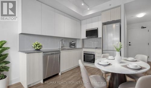 603 - 2481 Taunton Road, Oakville, ON - Indoor Photo Showing Dining Room