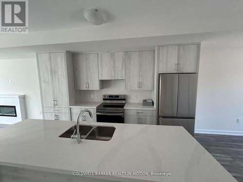 1334 Kobzar Drive, Oakville, ON - Indoor Photo Showing Kitchen With Double Sink