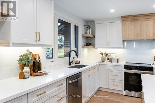 619 Alma Street, Scugog (Port Perry), ON - Indoor Photo Showing Kitchen With Upgraded Kitchen