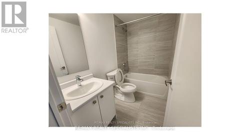 F7 - 20 Palace Street, Kitchener, ON - Indoor Photo Showing Bathroom