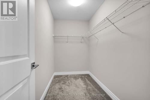 1592 Henrica Avenue, London, ON - Indoor With Storage